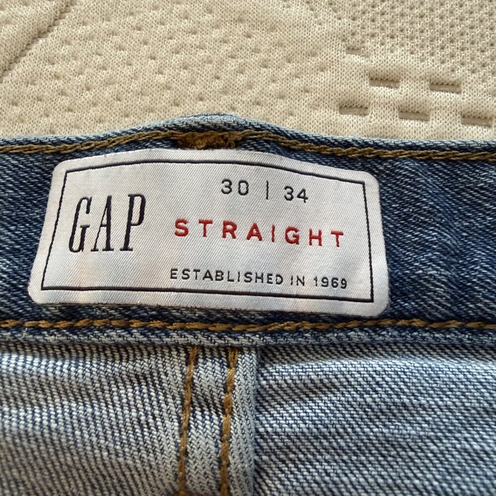 GAP Men's 30x34 Straight Jeans Medium Wash Denim Washwell Classic 5-Pocket EUC - Picture 6 of 9